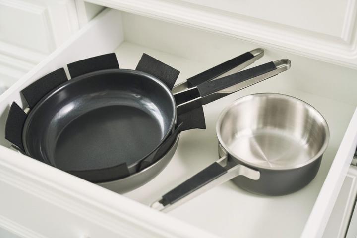 Productafbeelding Zwilling Pure koekenpan 20cm grijs (Koekenpan, Roestvrij staal, 20 x 19 cm)
