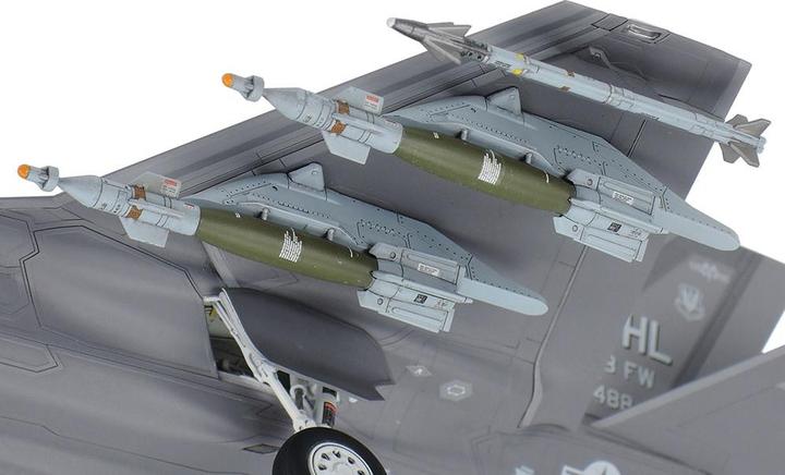 Actual product image Tamiya 1:72 I/T F-35A Lightning II