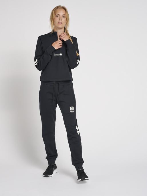 Actual product image hummel Legacy Nikka Cropped Halfzip (XS)