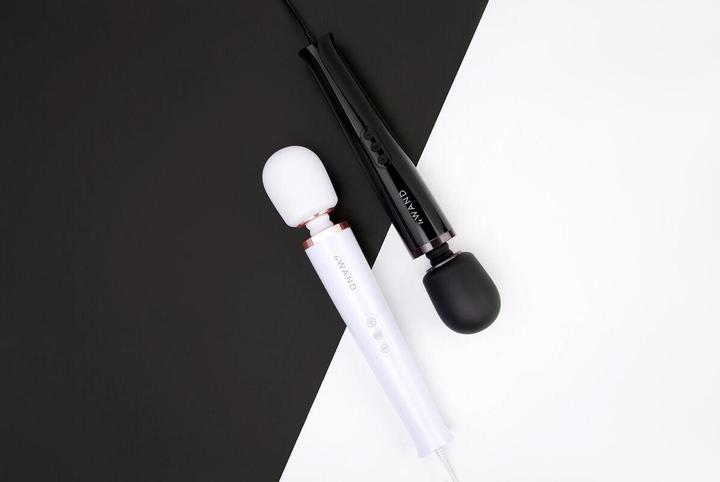 Produktbild Le Wand Powerful Plug-In Vibrating Massager