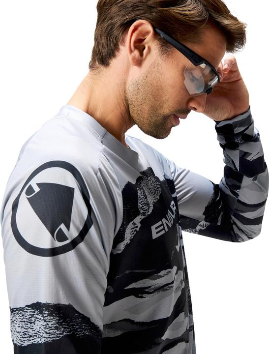 Image du produit Endura Mountain Camo Ltd L/S Tee Bk (L)