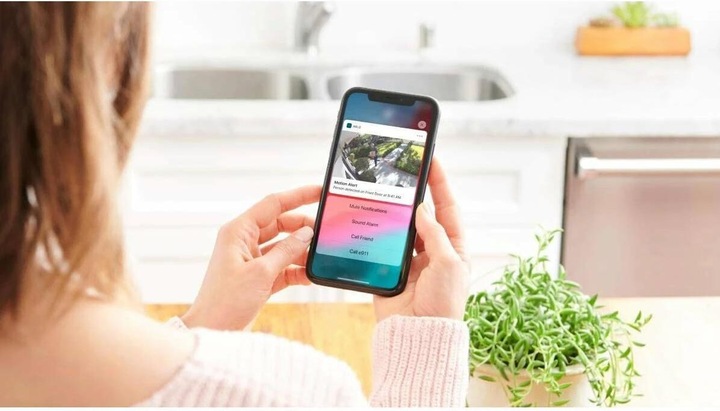Actual product image Arlo Essential Spotlight, kit 3 cameras white (1920 x 1080 Pixels)