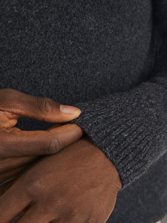 Actual product image Jack & Jones Plain knitted jumper with round neck Knitted jumper with round neck (XL)