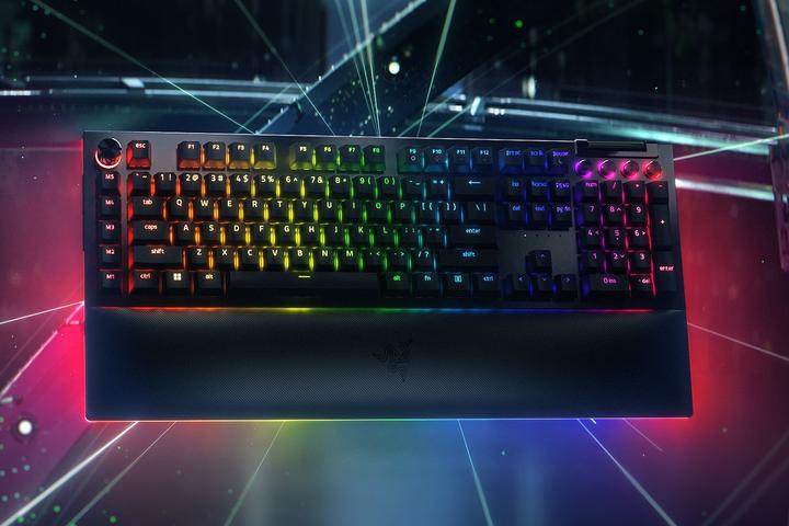 Actual product image Razer BlackWidow V4 Pro Mechanical Gaming Keyboard, Yellow Switch, US Layout, Wired, Black (Eng. Int., Cable)