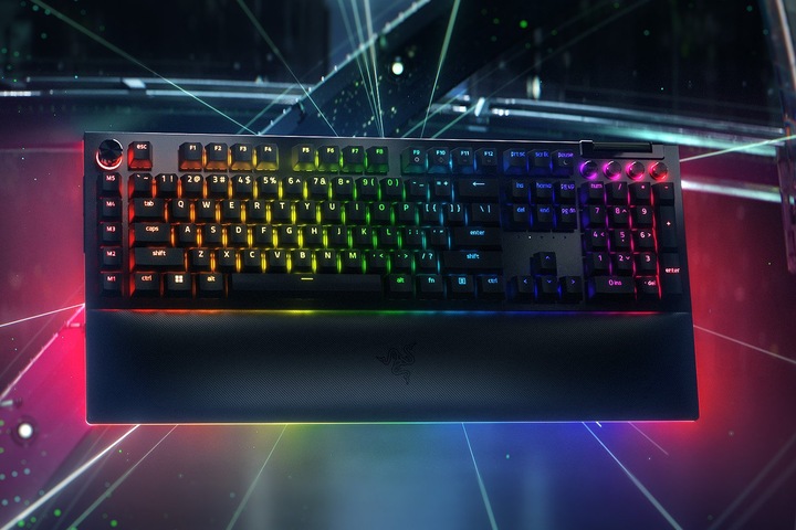 Actual product image Razer BlackWidow V4 Pro Mechanical Gaming Keyboard, Yellow Switch, US Layout, Wired, Black (Eng. Int., Cable)