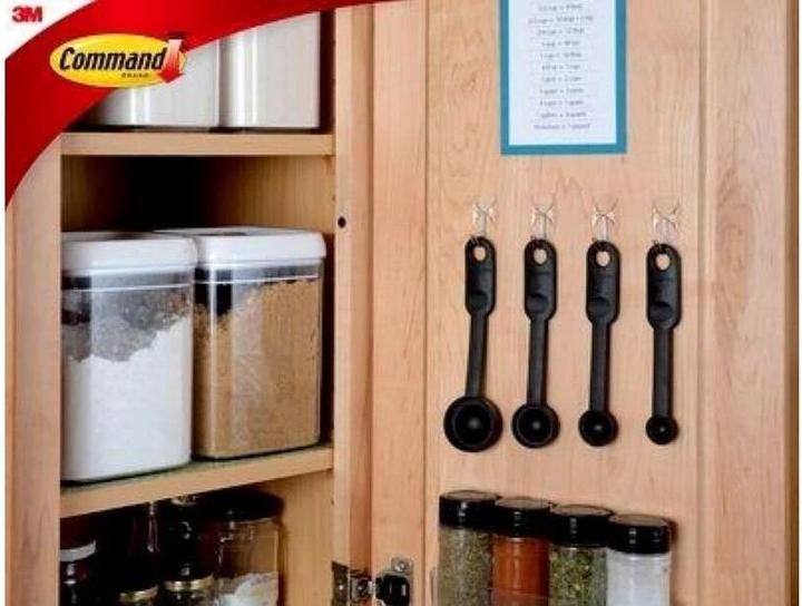 Actual product image Command Wire hook