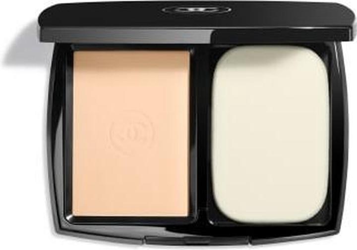 Actual product image Chanel Ultra Le Teint Flawless Finish Compact Foundation (Br32)