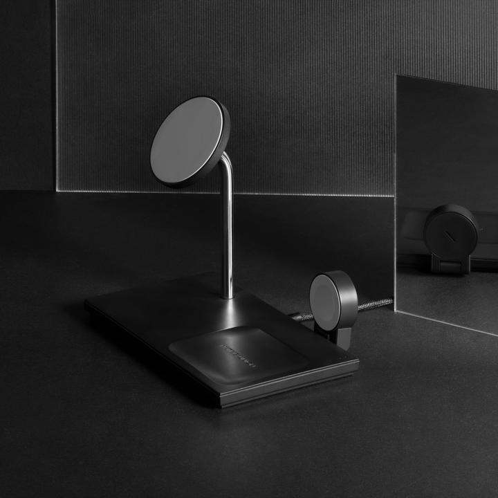 Actual product image Native Union Magsafe Wireless Charger black (15 W)