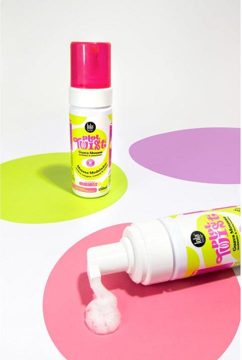 Immagine prodotto Lola Cosmetics Plot Twist Styling Guava (Agente schiumogeno, 150 ml)