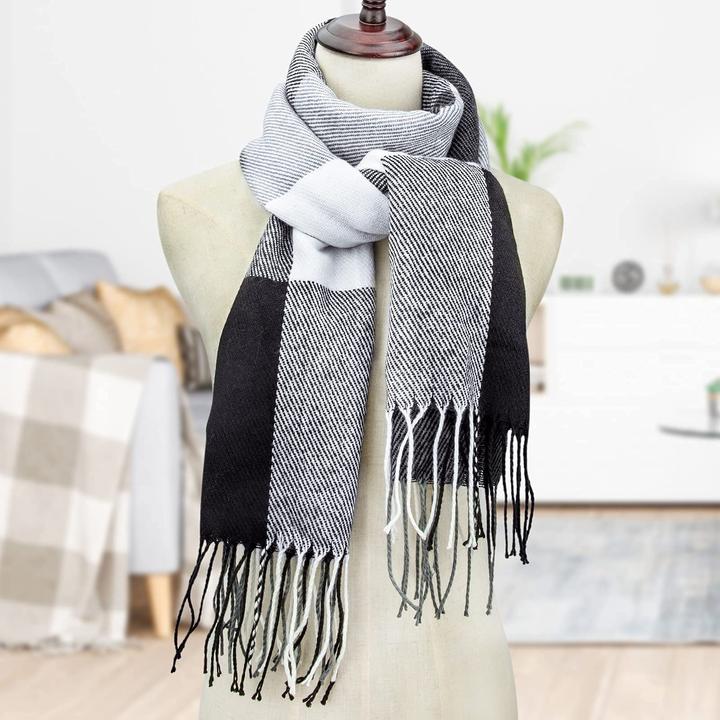 Produktbild Only-Bags.Store Winterschal kariert übergrosse quadratische Decke Schal, Fransen Poncho