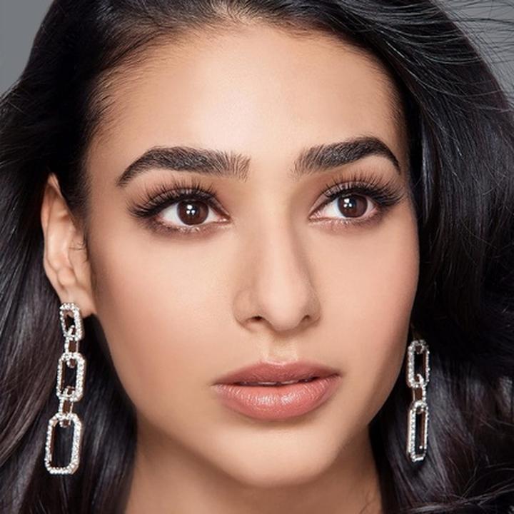 Immagine prodotto KISS Lash Couture LuXtensions Collection Ciglia finte a volume russo con banda super sottile e colla per (Ciglia artificiali)