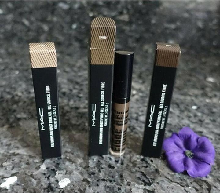 Actual product image MAC Cosmetics big boost fib rule (Stud)