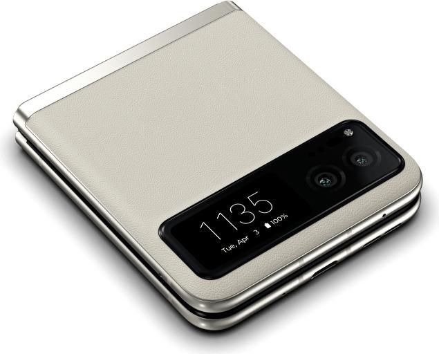Actual product image Motorola Razr 40 (256 GB, Vanilla cream, 6.90", SIM + eSIM, 5G)