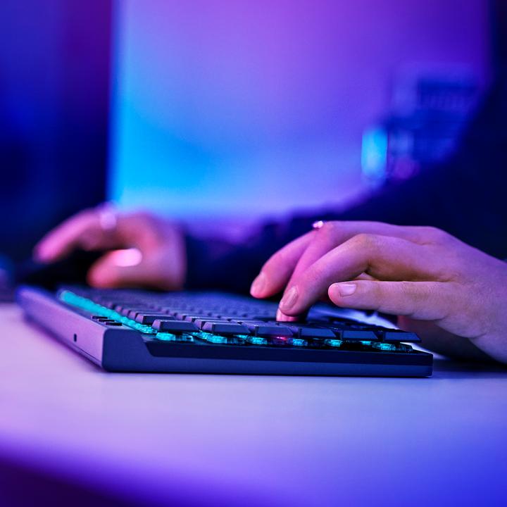 Actual product image Logitech G515 Lightspeed TKL (DE, Wireless, Cable)