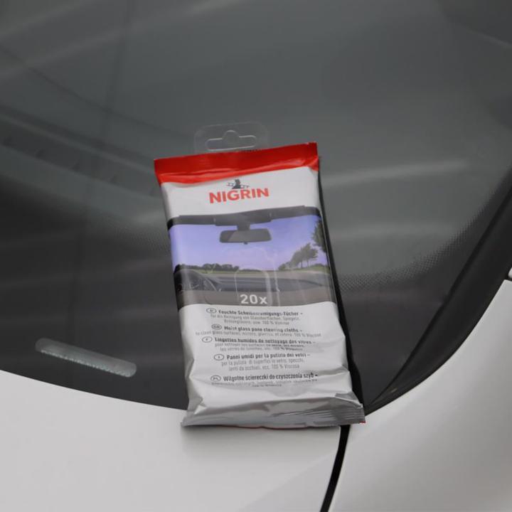 Actual product image Nigrin Windscreen cleaning cloths