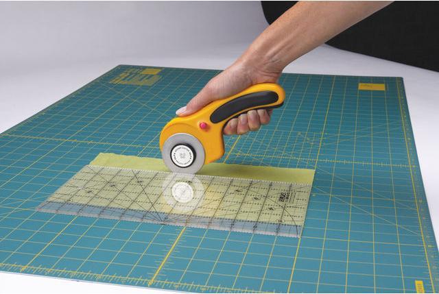 Actual product image Olfa Crocheum knife with a diameter of 60 mm for cutting fabrics, natural materials and (Cutters)