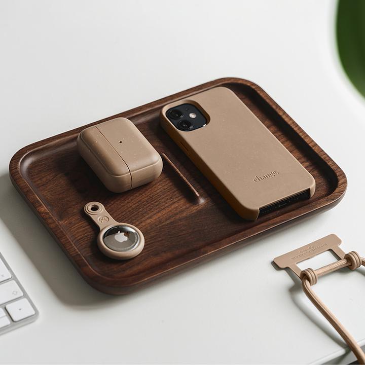 Actual product image Woodcessories AirTag Bio Case