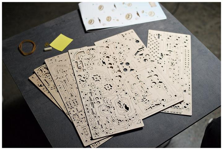 Produktbild Ugears Murmel-Kettenbahn