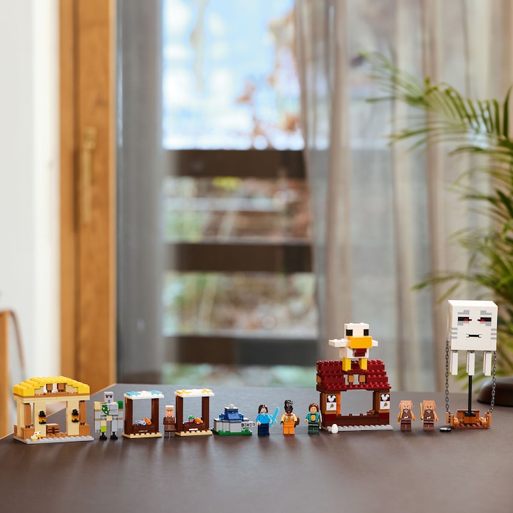 Actual product image LEGO Attack of the Ghast balloon (21273, LEGO Minecraft)