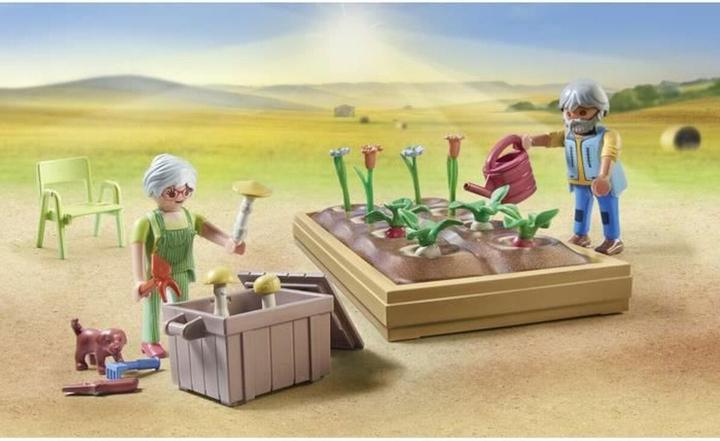 Actual product image Playmobil 71443 Idyllic vegetable garden with the grandparents (71443, Playmobil Country)