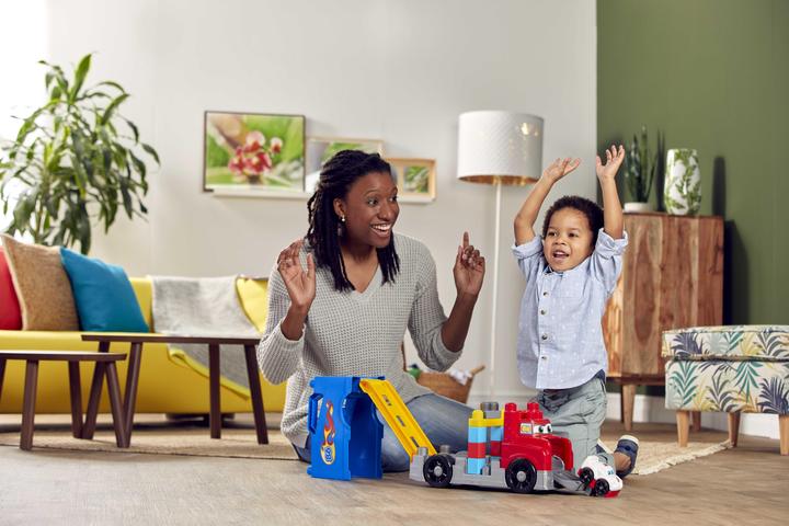 Actual product image Mega Bloks Storytelling - Build & Race Rig