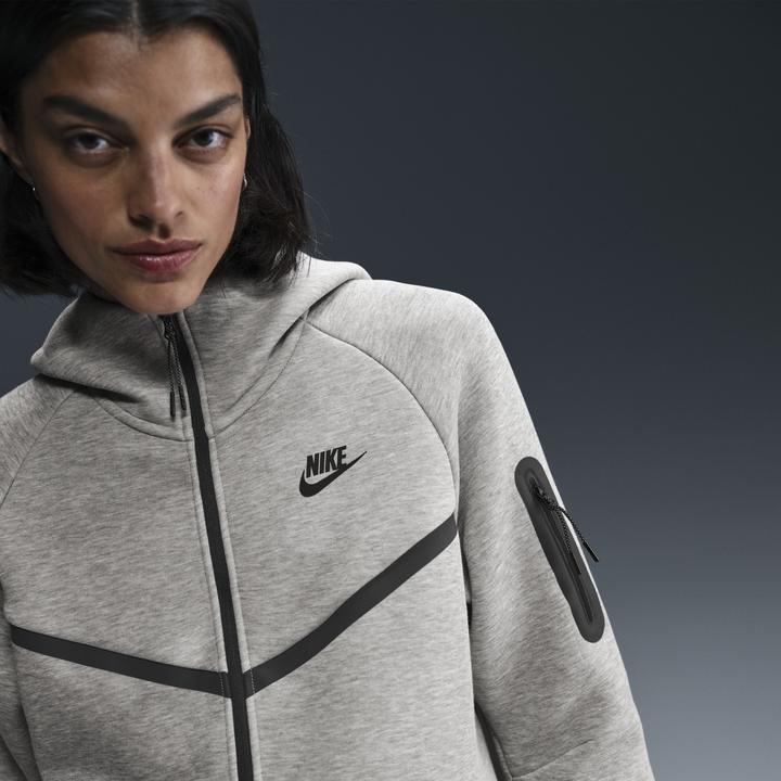 Actual product image Nike Tech Fleece Windrunner (M)