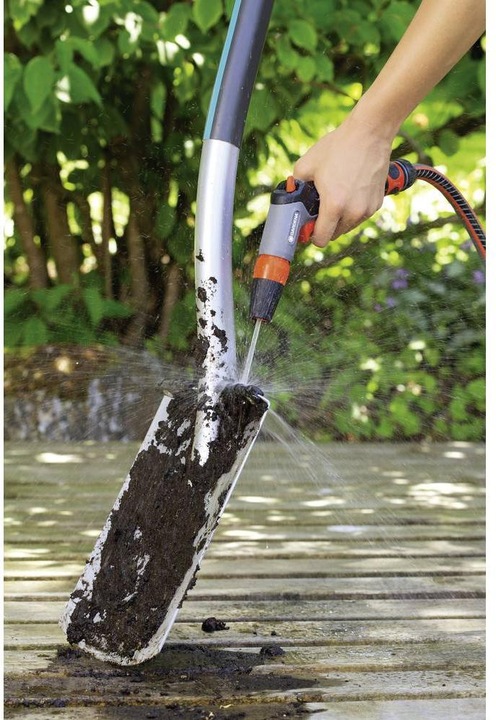 Actual product image Gardena Classic cleaning syringe
