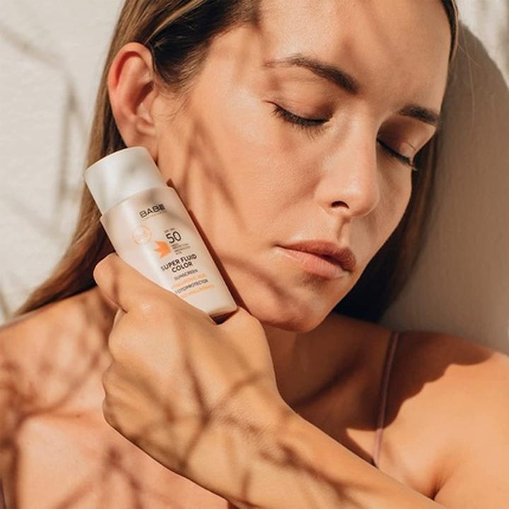Produktbild Babe Super Fluid Color Sunscreen SPF50 50ml (Sonnencreme, SPF 50, 50 ml)
