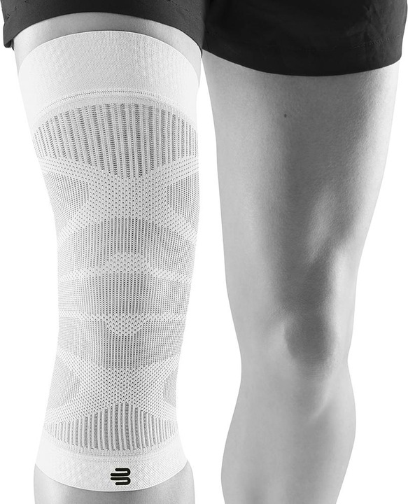 Actual product image Bauerfeind Sports Compression Knee Support (L)