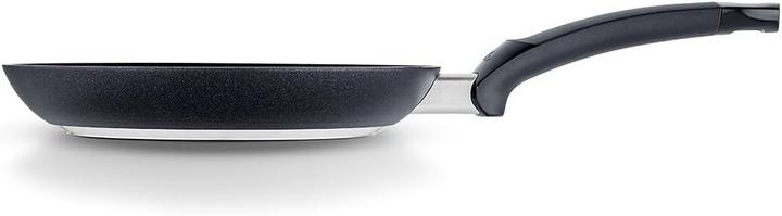 Produktbild Fissler Bratpfanne LEVITAL+ FLAT mit Abperleffekt 28 cm INDUKTION Crepepfanne (Bratpfanne, Aluminium, 28 x 7 cm)