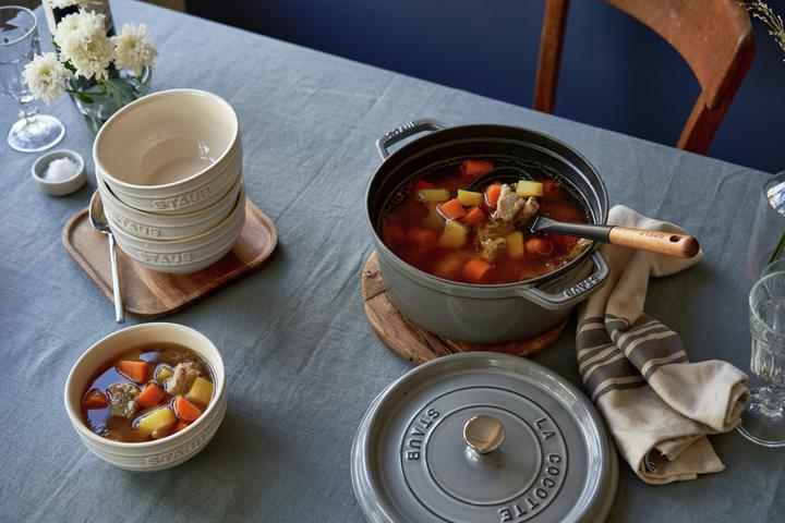 Actual product image Staub Cocotte (Casserole + stew pot, Cast iron, 24 x 10.50 cm)