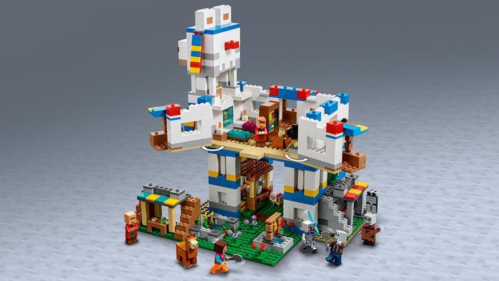 Actual product image LEGO The llama village (21188, LEGO Minecraft)