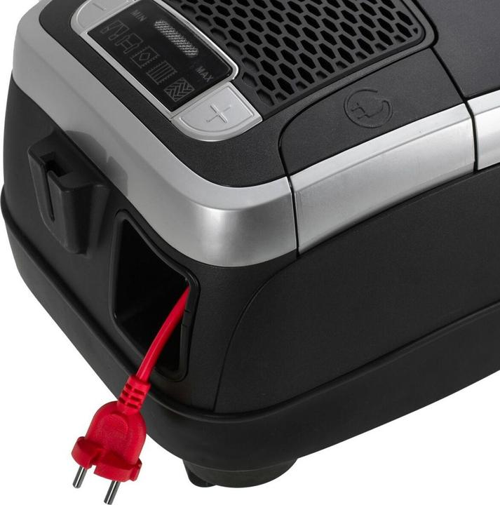 Actual product image Adler Vacuum cleaner Vacuum Cleaner | AD 7069 | Bagged | Power 3200 W | Dust capacity 3.5 L | Black