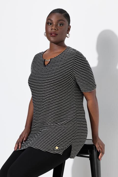 Image du produit Ulla Popken T-shirt col rond et manches courtes, petite barrette métallique, coupe Classic (50, 52)