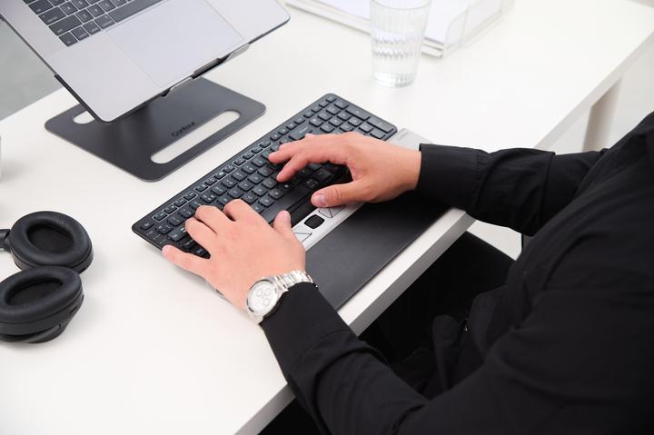Produktbild Contour Rollermouse Go + RollerMouse Go Dock (Kabellos, Kabelgebunden)