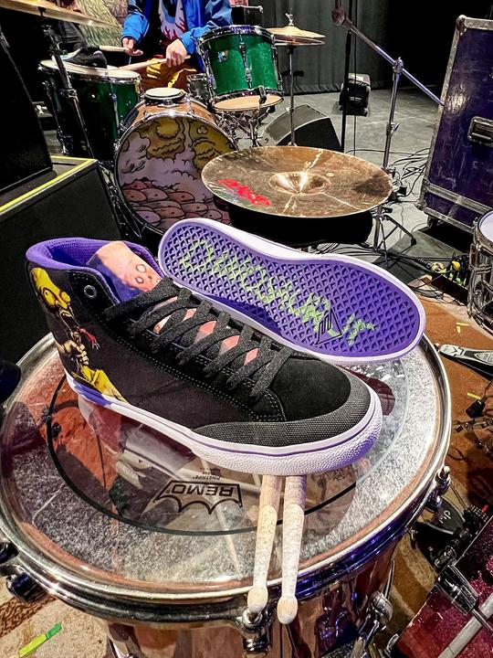 Actual product image Emerica Omen HI x Dinosaur Jr. (42.5)