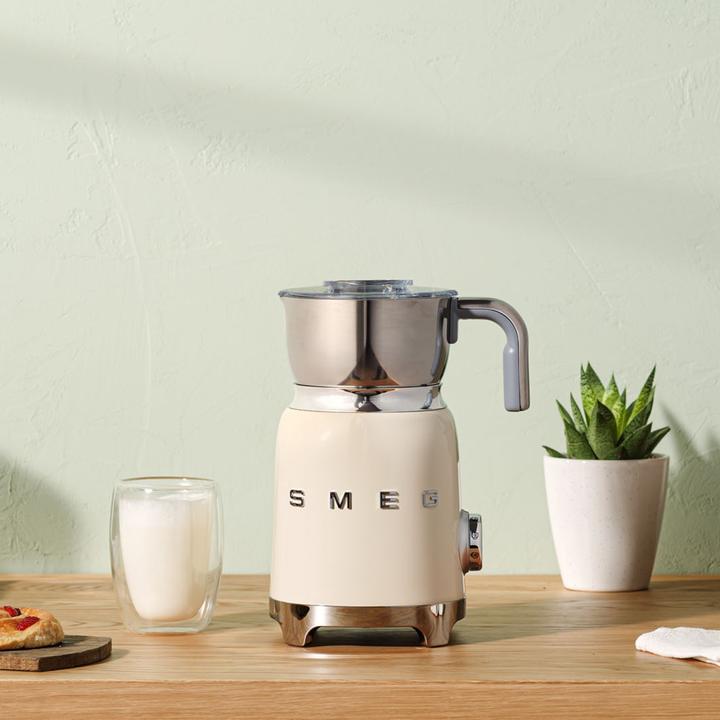 Actual product image Smeg 50's Retro Style (600 ml)
