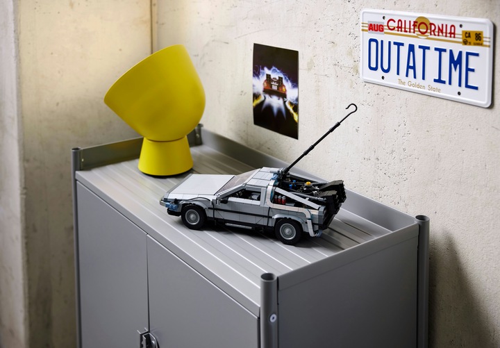 Image du produit LEGO La machine à remonter le temps de Retour vers le futur (10300, LEGO Icons, LEGO difficiles à trouver)