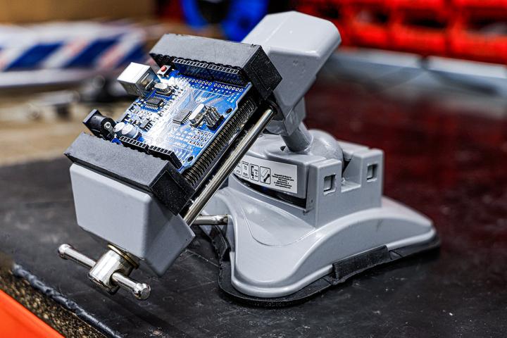 Actual product image BGS Tisch-Schraubstock (70 mm)