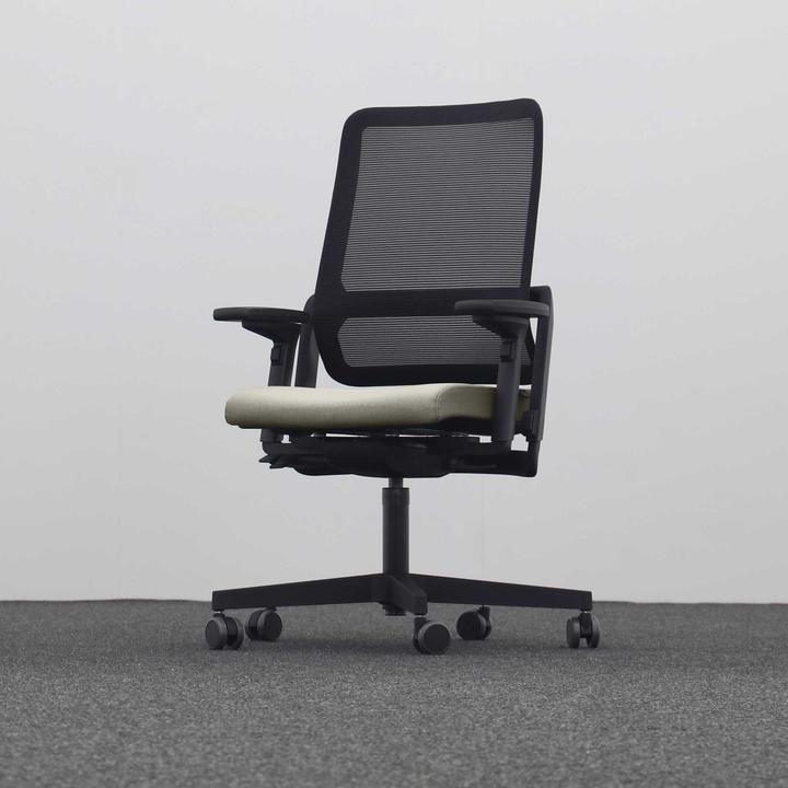 Image du produit Sitag Bürostuhl SitagXilium Mesh swissmade mit 4D Armlehnen, Beige, Neu (45 - 58 cm)