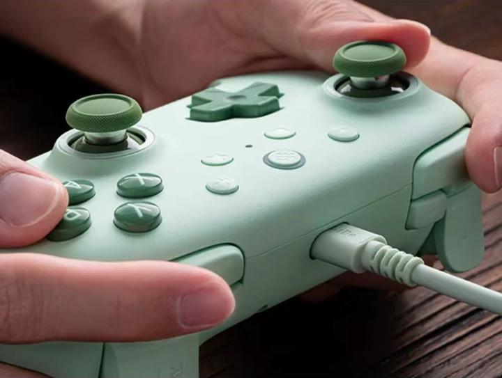 Actual product image 8bitdo Ultimate C Wired USB Green (Android, Windows)