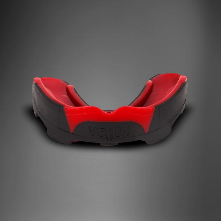 Actual product image Venum Predator Mouthguard-Black/Red (One size)
