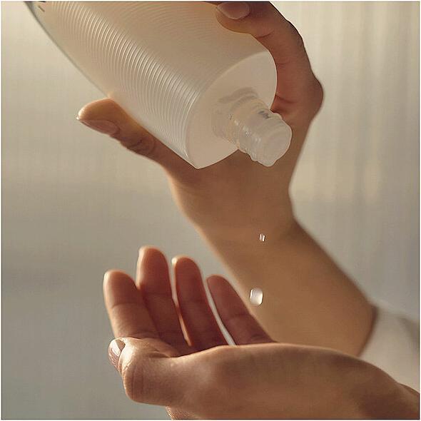 Produktbild Sensai Kanebo Silk Absolue Silk Micro Ess in Lotion (125 ml)