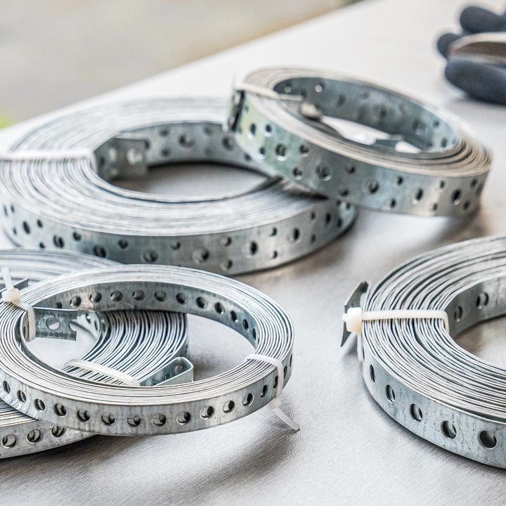 Actual product image Helpmate Lochband, 12x0,8 mm, sendzimirverzinkt, 10 m (Punched strip)