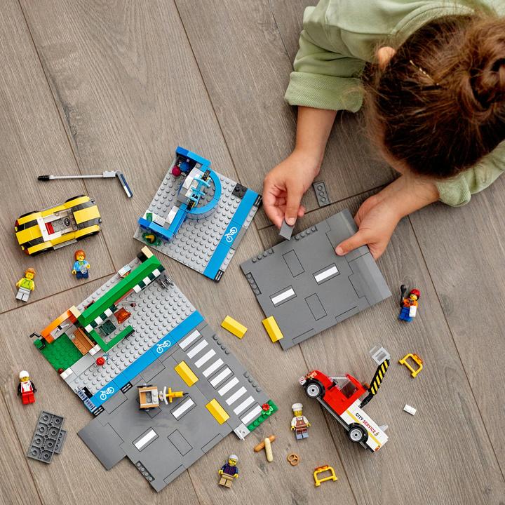 Image du produit LEGO City Rue commerçante avec magasins 60306 (60306, LEGO City)