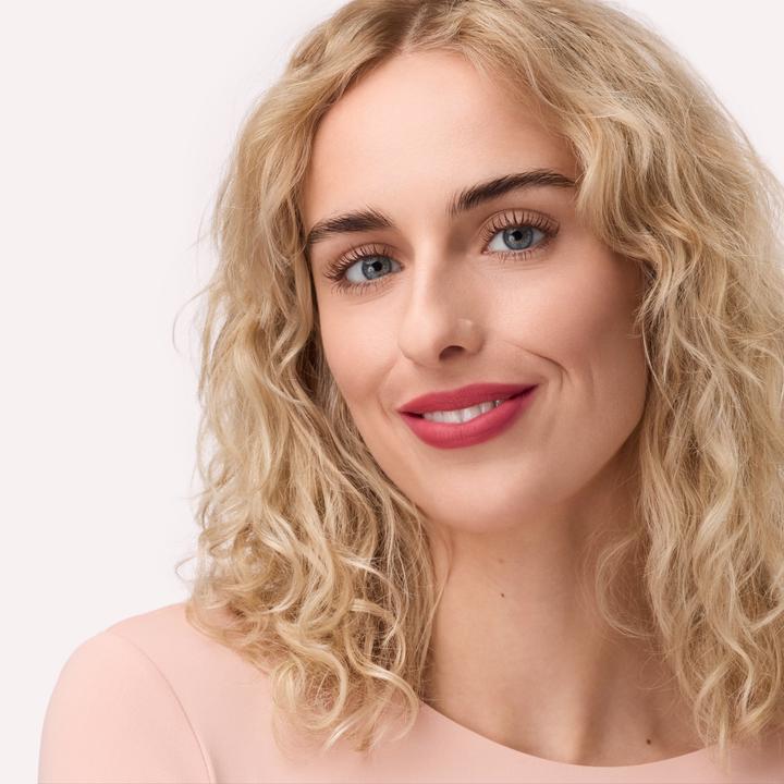 Actual product image Catrice Blur-Real Matte Lipstick (Red)