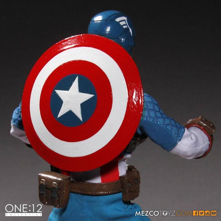 Actual product image Mezco Toys Marvel Universe: 1/12 Captain America