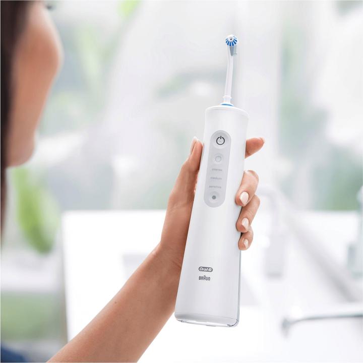 Actual product image Oral-B AquaCare 6