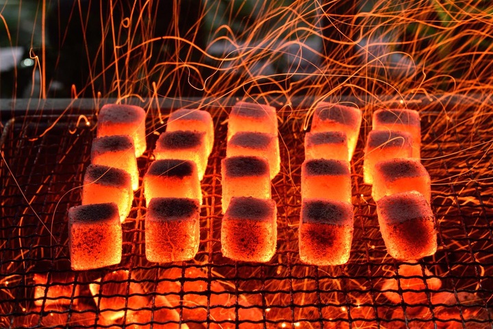 Immagine prodotto Champ Al Malik Carbone di cocco per shisha e cubetti per barbecue Casablanca 1 KG (72 cubetti) (1 x)