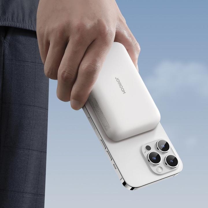Actual product image Joyroom Mini Magnetic Wireless Powerbank (20W) (10000 mAh, 20 W, 37 Wh)